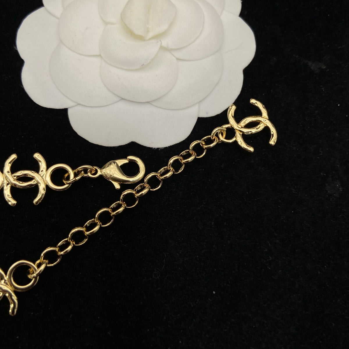 Two-Tone Bow Motif Choker