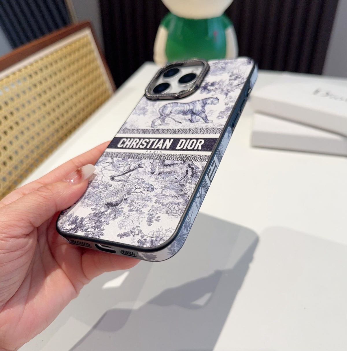 Fashion Aesthetic Shock Absorbing Protective Phone Case  D*or Series、Fashion Phone Case