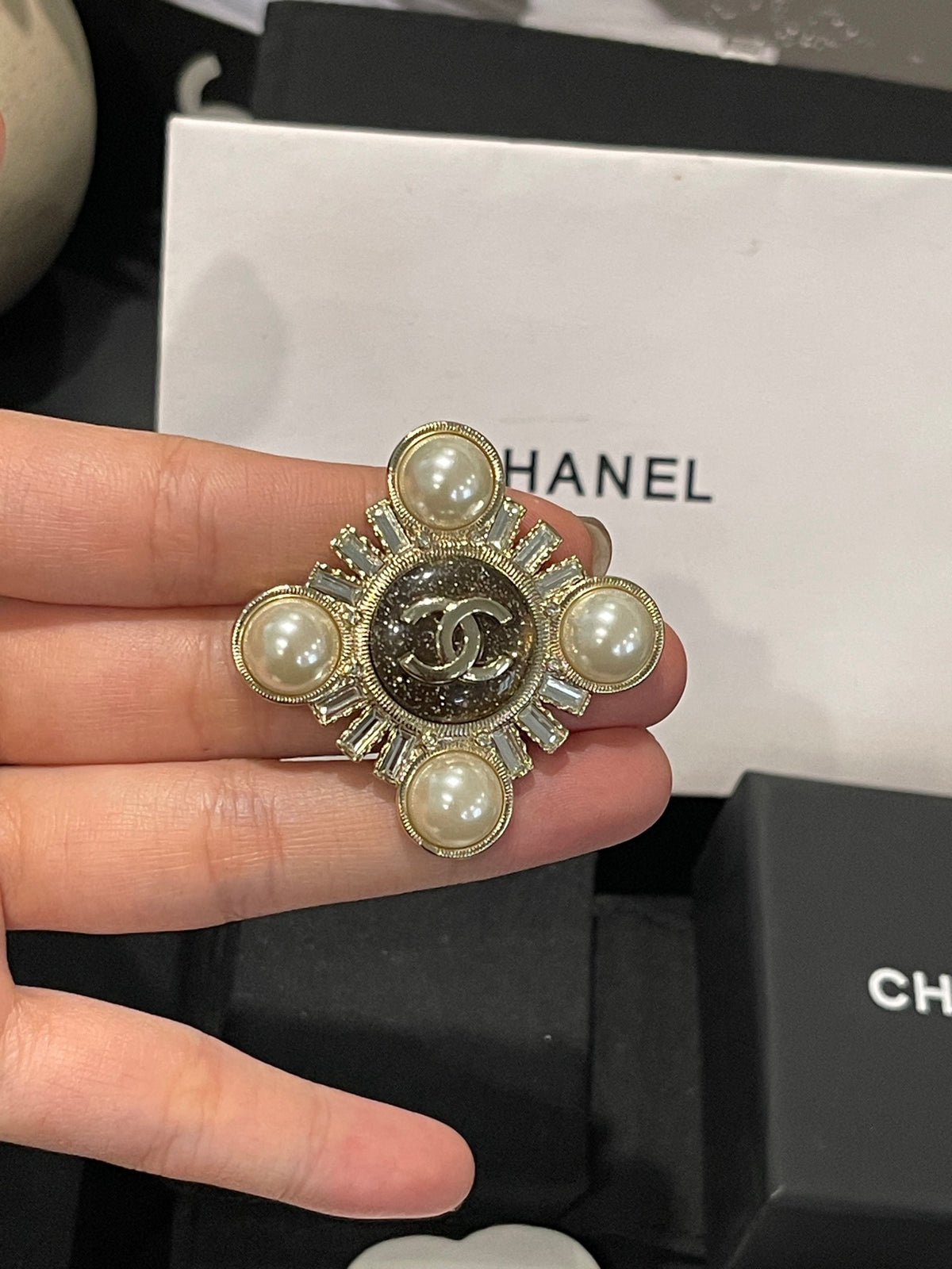 Premium Edition Brooch、Brooches Collection、CH*NEL Series、𝐁𝐫𝐨𝐨𝐜𝐡𝐞𝐬（𝐇）