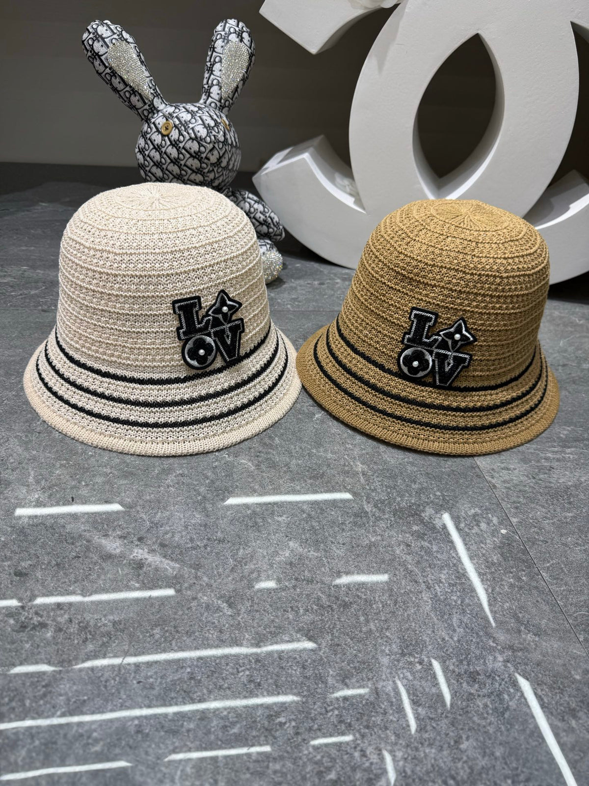 Adjustable Sun Hat for Men Women Outdoor UV Protection L*V Series、Fashion Caps