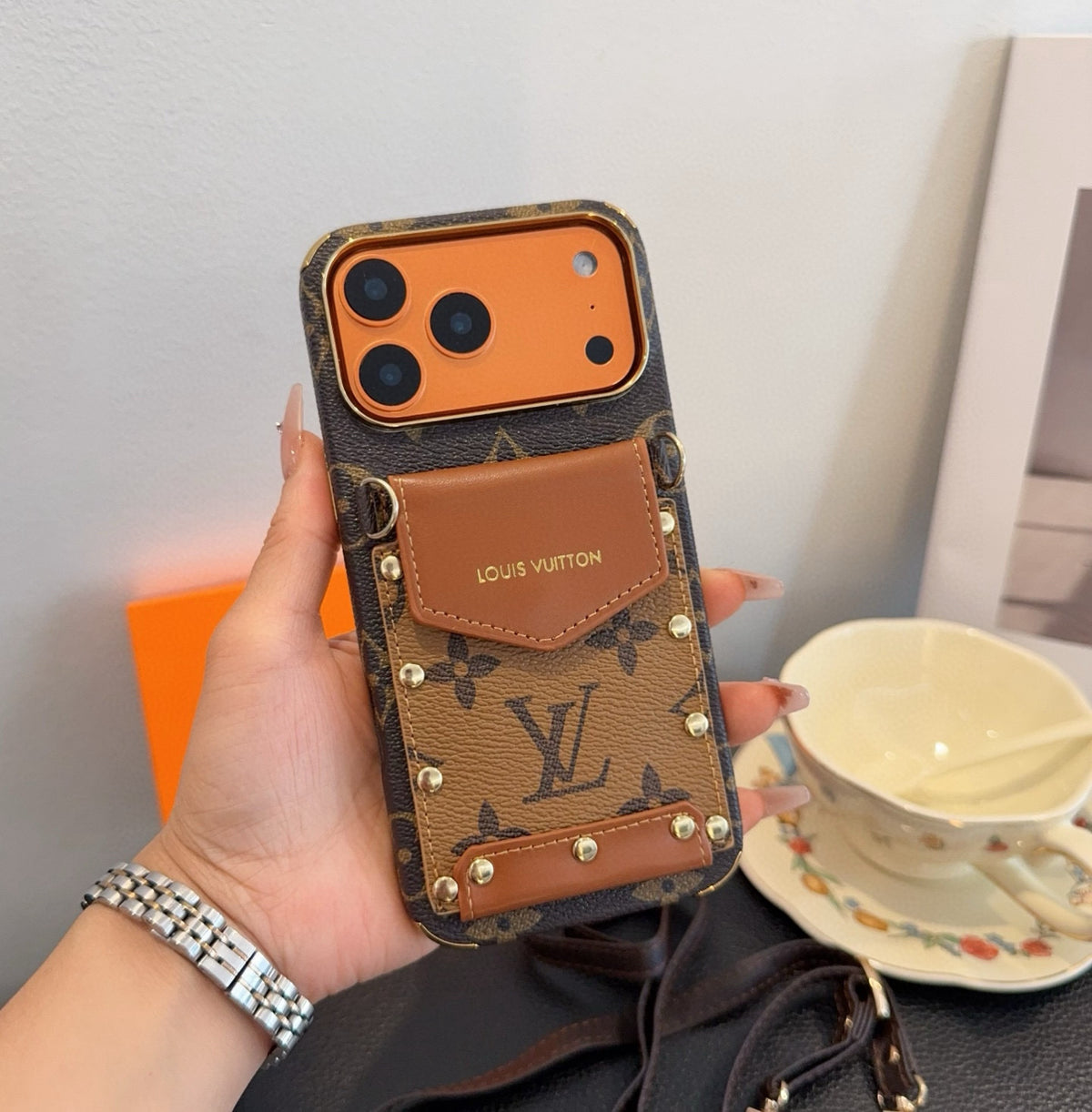 Fashion Aesthetic Shock Absorbing Protective Phone Case  L*V Series、Fashion Phone Case