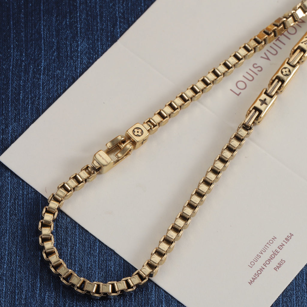 Classic Curb Chain Necklace