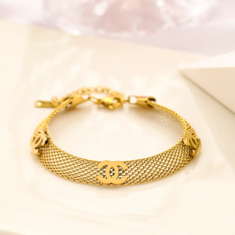 304 Stainless Steel Wide Mesh Interlocking-C Bracelet