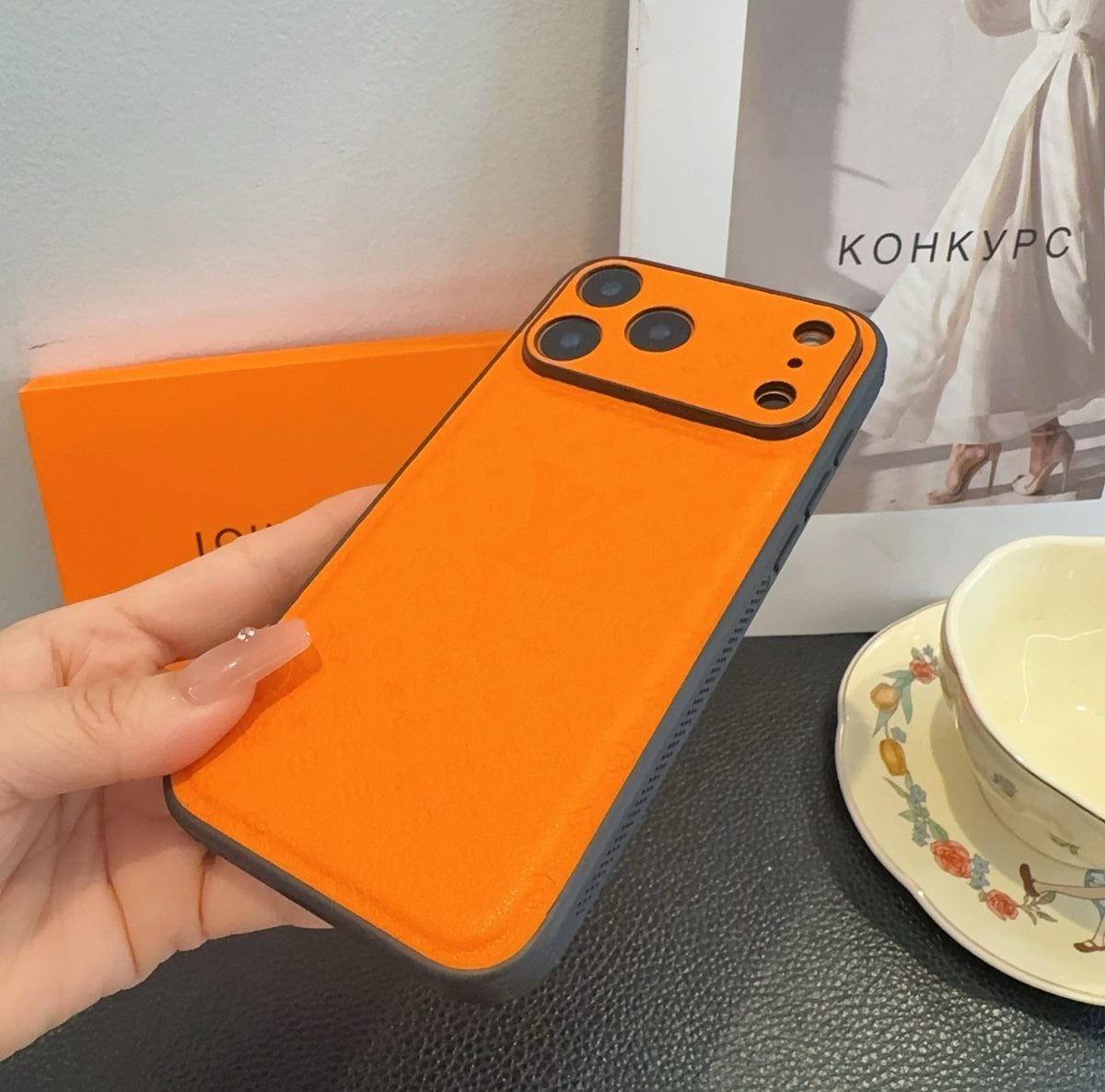 Fashion Aesthetic Shock Absorbing Protective Phone Case  L*V Series、Fashion Phone Case