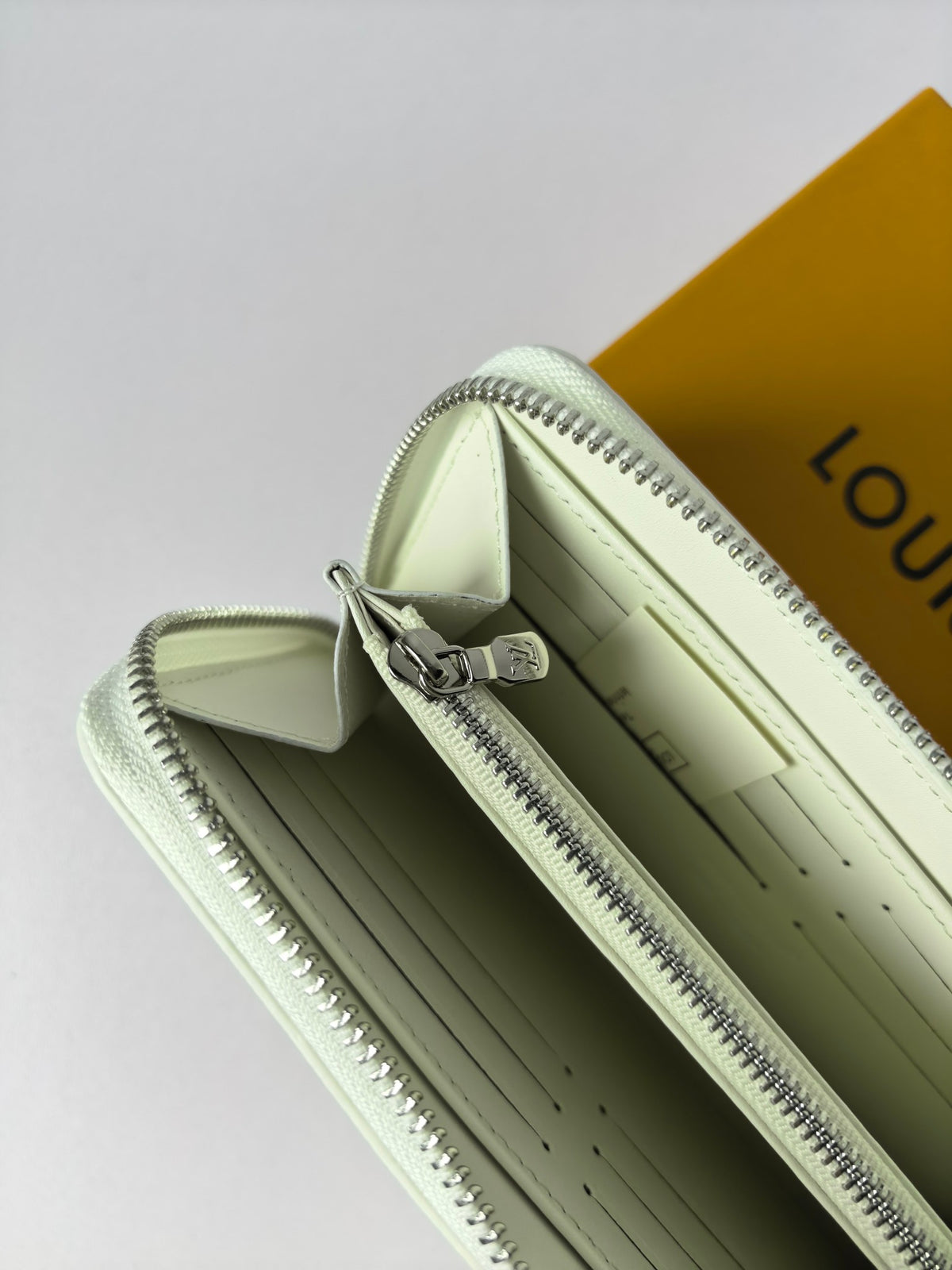 Luxury‑Inspired Trendy Wallets 005 L*V Series、Fashion Bags