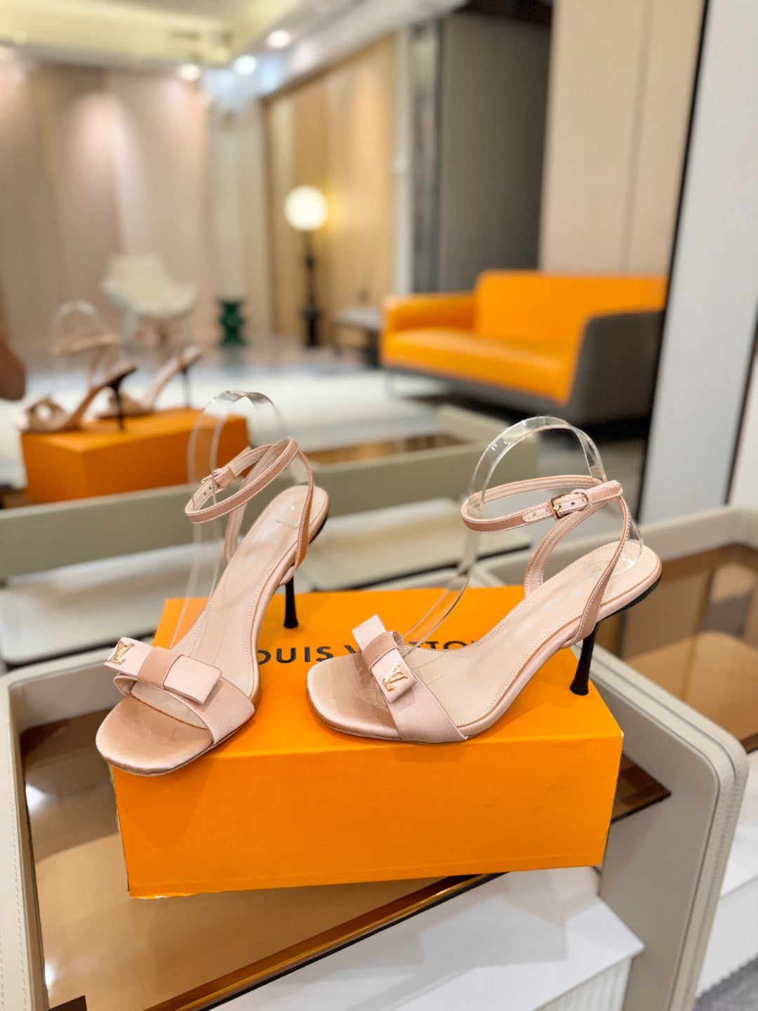 Fashion Sandals & Slippers Daily Footwear  L*V Series、Fashion Sandals & Slippers
