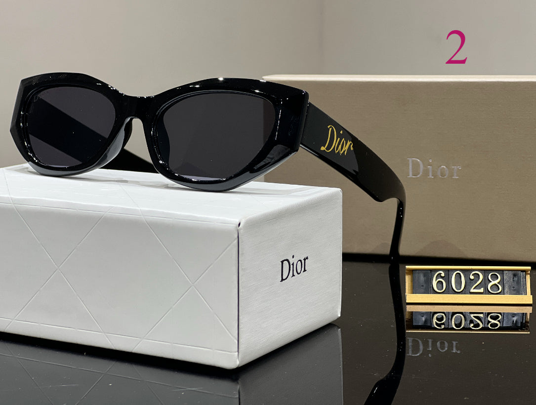 Small Oval Sunglasses with Flared Outer Corners