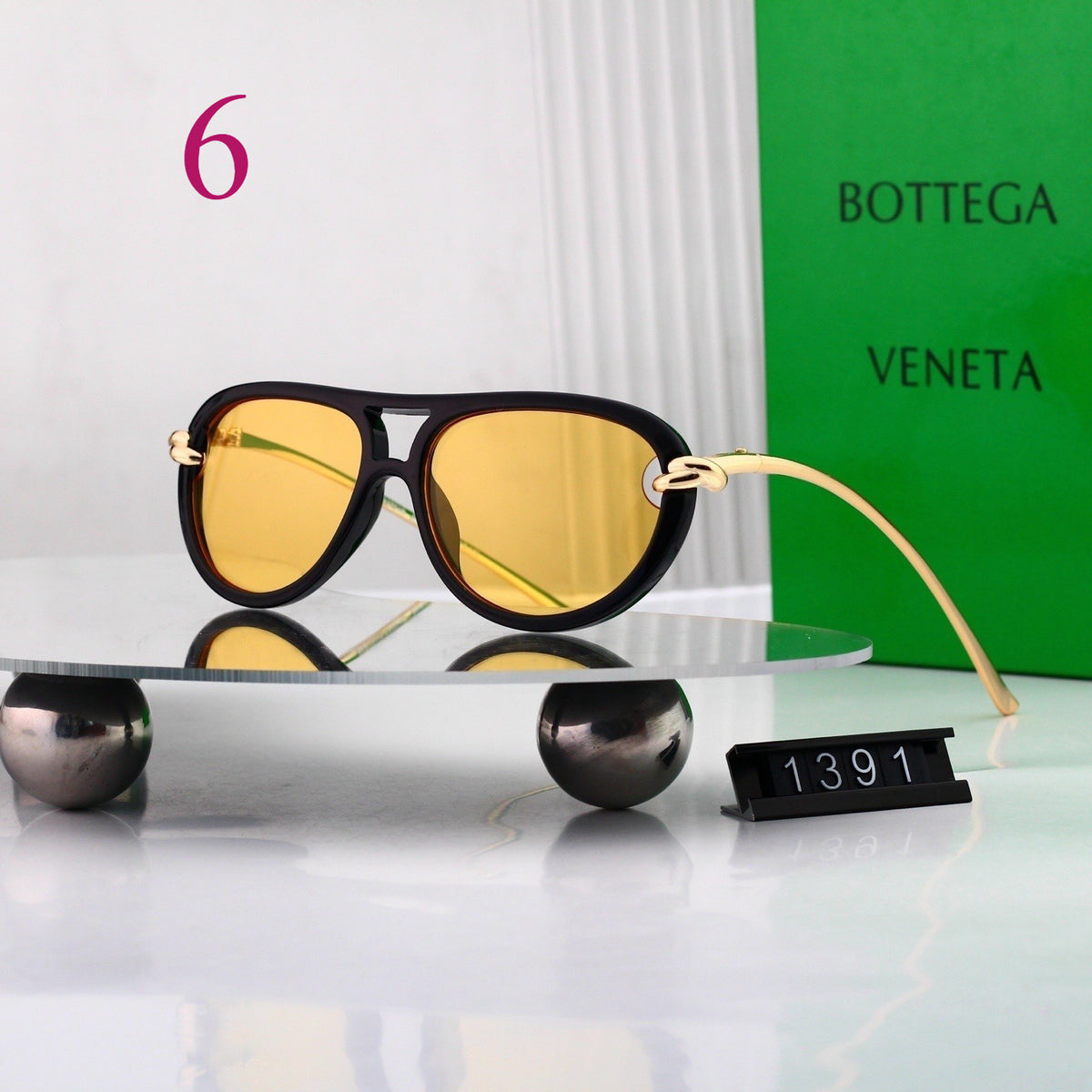 Bold Aviator Sunglasses with Contrast Metal Temples