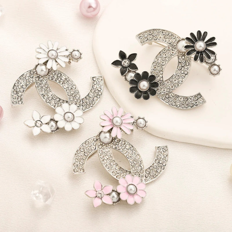 Alloy Stamped Logo Brooch,Brooches Collection、CH*NEL Series