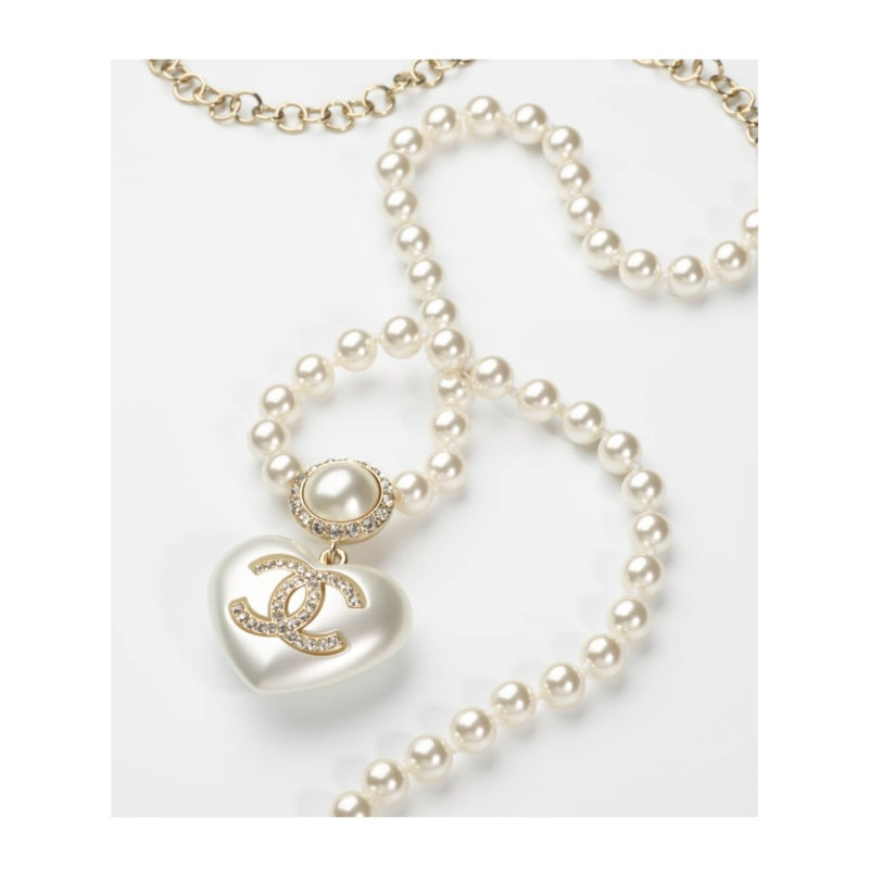 Pearl-Look Bead Necklace with Heart Pendant