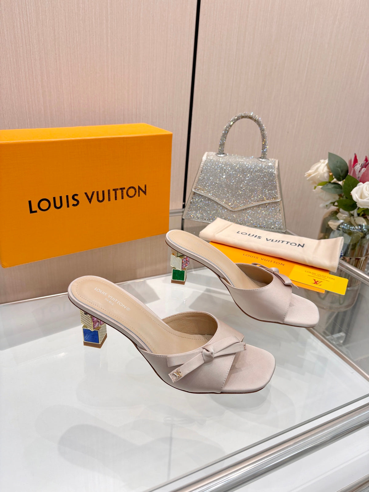 Fashion Sandals & Slippers Daily Footwear  L*V Series、Fashion Sandals & Slippers