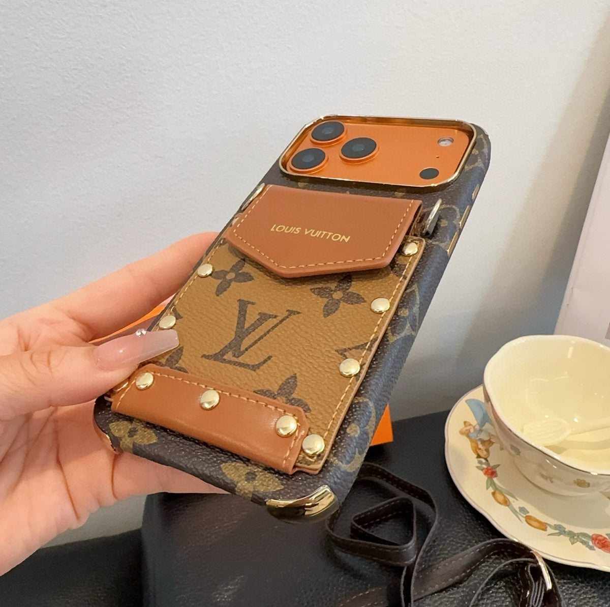 Fashion Aesthetic Shock Absorbing Protective Phone Case  L*V Series、Fashion Phone Case