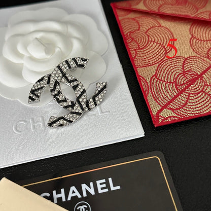 Alloy Stamped Logo Brooch,Brooches Collection、CH*NEL Series